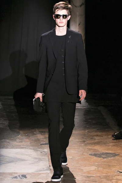 Look 20